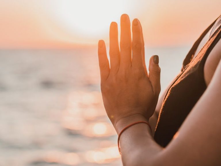Read more about the article Was bedeutet eigentlich Namaste?